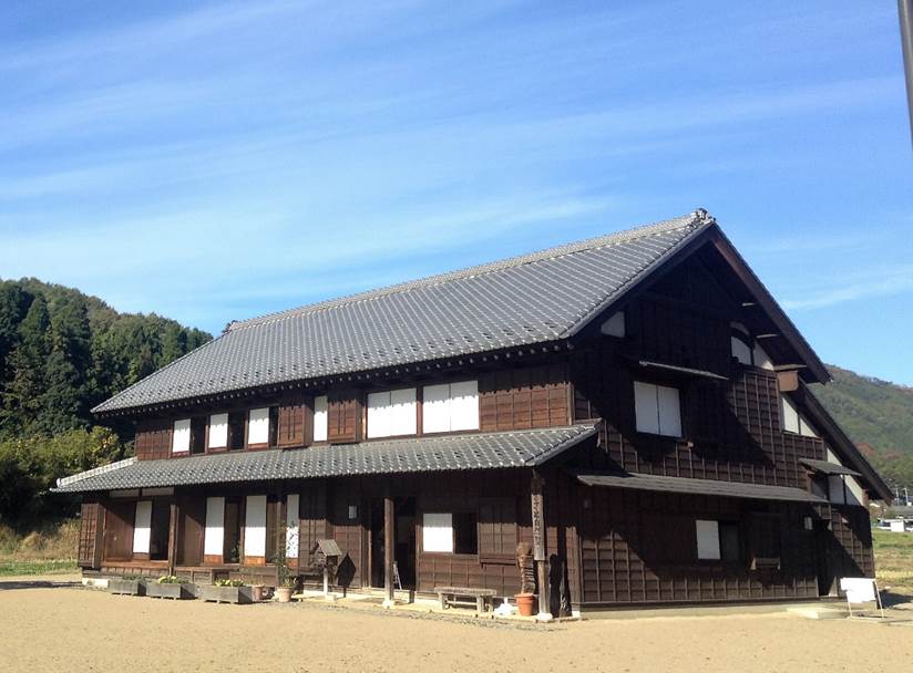 名草ふるさと交流館