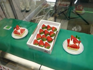 スカイベリーとケーキ